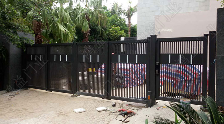 三亞：懸浮折疊門